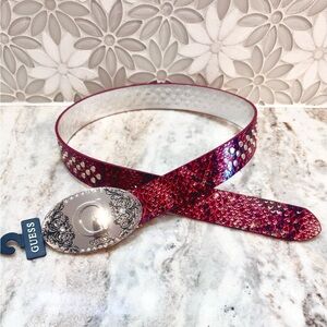 NWT! ♥️ GUESS Belt